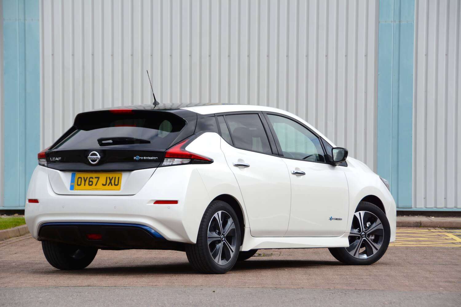 Nissan Leaf - Image 2/5